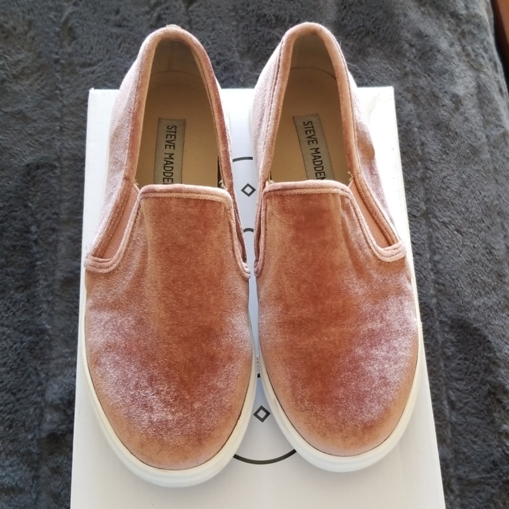 Steve Madden Slip On